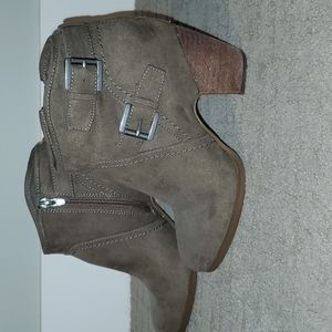 Crown Vintage high heel booties